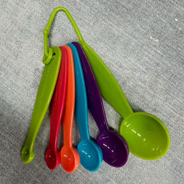 6 Piece Measuring Spoon Set Assorted Colours Home Kitchen Baking Cooking Liquids Powders
